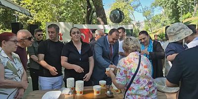 Beşiktaş Cemevi'nde Aşure Lokması Paylaşıldı: 