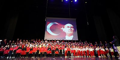 BEYLİKDÜZÜ’NDE 23 NİSAN COŞKUSU MİNİKLERLE DEVAM EDİYOR