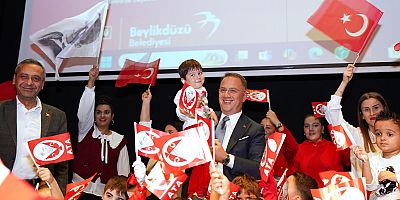 BEYLİKDÜZÜ’NDE MİNİK ÖĞRENCİLER 29 EKİM RUHUNU YAŞATTI