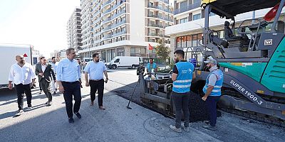 BEYLİKDÜZÜ’NDE YOL BAKIM VE YENİLEME ÇALIŞMALARI HIZ KESMEDEN SÜRÜYOR