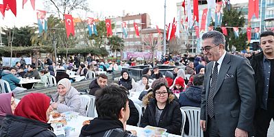 Binlerce kişi birlikte iftar yaptı