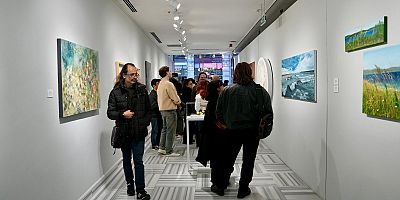 ‘BİR BAHAR GÜNÜ’ KARMA SERGİSİ İSTİKLAL SANAT GALERİSİ’NDE AÇILDI 