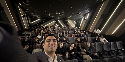 Bülent Akköse, Tuzlalı Gençlerle Atatürk Filmini İzledi