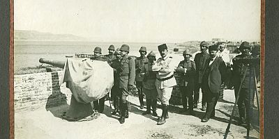 ÇANAKKALE’NİN 110 YILLIK HATIRASI :İBB ATATÜRK KİTAPLIĞI’NIN ÖZEL ARŞİVİNDEN ÇIKAN FOTOĞRAFLAR