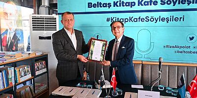 CEM AKANT BEŞİKTAŞ’TA OKURLARIYLA BULUŞTU