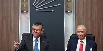 CHP GENEL BAŞKANI ÖZGÜR ÖZEL, HİKMET ÇETİN İLE BİRLİKTE MYK TOPLANTISINA KATILDI
