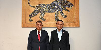 CHP İl Başkanı Özgür Çelik, Gazi Eğitim ve Kültür Vakfı'nı ziyaret etti