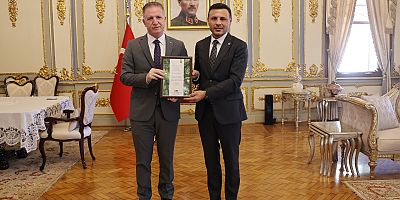 CHP İSTANBUL İL BAŞKANI ÇELİK, VALİ GÜL’Ü ZİYARET ETTİ