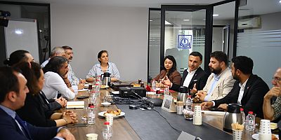 CHP İstanbul İl Başkanı Özgür Çelik, 'İmamoğlu' ziyaretlerini sürdürüyor: Yargı sopası kullanılarak siyaset dizayn ediliyor