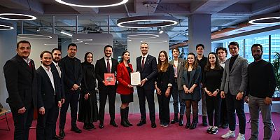 CHP'li Resul Emrah Şahan‘,Genç Dostu Belediyeler Taahhütnamesi’ni İmzaladı