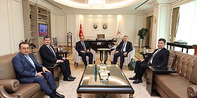 CHP'Lİ ZEYBEK İLE BAKAN ÖZHASEKİ BELEDİYELERİN SORUNLARINI GÖRÜŞTÜ... GÖKAN ZEYBEK: 