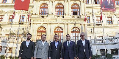 CHP LİDERİ ÖZGÜR ÖZEL'DEN BEYOĞLU BELEDİYESİ’NE ZİYARET