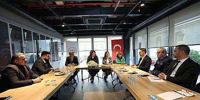 Cumhuriyet Halk Partisi İstanbul İl Başkanı Özgür Çelik’ten DİSK ve İstanbul Barosu’na ziyaret: 29 Kasım’da yapılacak açıklamaya davet etti