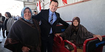 Danamandıra Mahallesin ‘de Taban Gübresi Dağıtım Töreni Düzenlendi