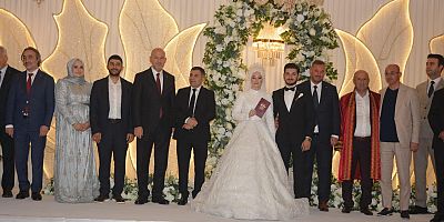 Dillere Destan Düğün: Özkan ve Şen  Ailelerinin Mutlu Günü!