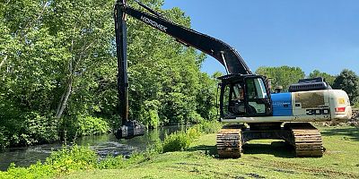 DSİ SORUMLULUĞUNDAKİ RİVA DERESİ’NDE İBB TEMİZLİĞİ