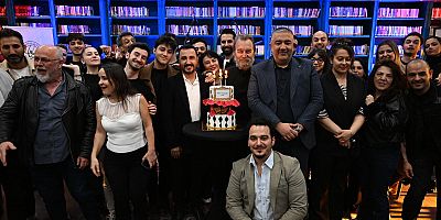 DÜNYA TİYATRO GÜNÜ, GAZİOSMANPAŞA’DA DOĞAÇLAMA TİYATRO ETKİNLİĞİ İLE KUTLANDI 