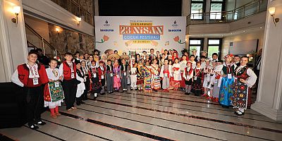 Dünyanın dört bir yanından gelen çocuklar İBB'de buluştu