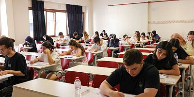 Eğitim Akademisi gençlerin sınav yolculuğunda yanında!