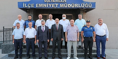 Emniyet Müdürü Zafer Aktaş,muhtarlarla bir araya geldi