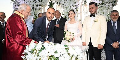 Eray Karadeniz, Mehmet Emin ve Şeyma'nın Nikahına Şahitlik Etti