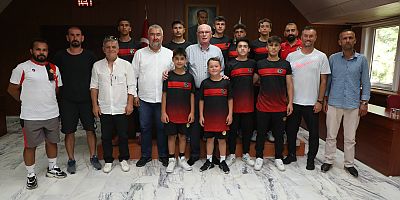 Eskişehirspor altyapısından Başkan Kurt’a teşekkür ziyareti