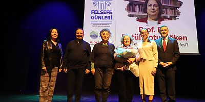 FELSEFE GÜNLERİ’NİN İKİNCİSİ PROF. DR. BETÜL ÇOTUKSÖKEN İLE DEVAM ETTİ