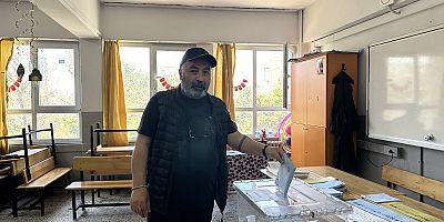 Gazeteci Bülent Çavuş, sandık başına gitti, oyunu kullandı