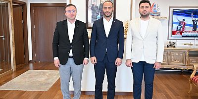 Gaziosmanpaşa Belediye Başkan Vekili Eray Karadeniz, MHP İstanbul İl Sekreteri Mehmet Çamur'u Ağırladı