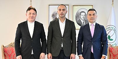 Gaziosmanpaşa Belediye Başkan Vekili Eray Karadeniz, yoğun saha çalışmalarının yanı sıra makamında misafirlerini ağırlamaya devam ediyor.