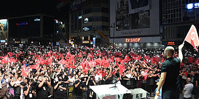 Gaziosmanpaşa’da 30 Ağustos Zafer Bayramı Coşkusu: Meydanlara 200 Bin Kişi Sığmadı