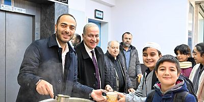 Gaziosmanpaşa’da Öğrencilere Çorba ve Simit İkramı