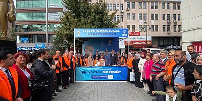 Gaziosmanpaşa Meydanı’nda AK Parti Standına Yoğun İlgi
