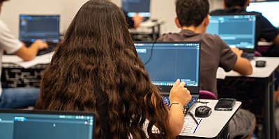 Gençler İBB Tech Teknoloji Takımı’nın seçmeleri için yarıştı