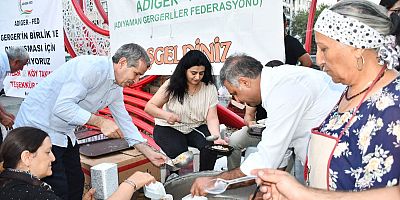 Gerger Dernekler Federasyonu'ndan Birlik ve Bereket Buluşması: 5 Bin Kişiye Aşure İkramı