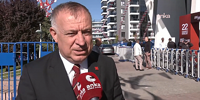  Gökan Zeybek: 