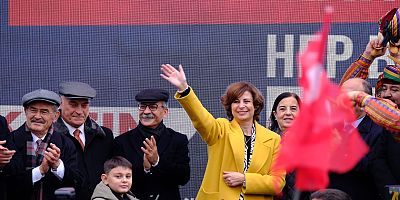 Gültepe Mahallesi Coşkusu: Ayşe Ünlüce, Kazım Kurt'un Seçim İletişim Ofisi Açılışına Katıldı!