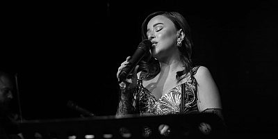 Hilal Altın Kağıthane’yi Salladı! Gönülleri Fethetti, Ayakta Alkışlandı