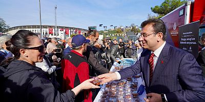 İBB Başkanı İmamoğlu, '10 Kasım Mevlidi'ne katıldı, lokma dağıttı