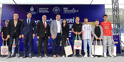 İBB BAŞKANI İMAMOĞLU, İBB DERS ATÖLYELERİ VE TEKNOLOJİ ATÖLYELERİ MEZUNİYET ŞÖLENİ’NE KATILDI: EN BÜYÜK GÜÇ KAYNAĞIMIZ BU ŞEHRİN ÇOCUKLARIDIR