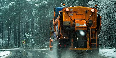 İBB'de karla mücadelede görevli tüm birimler 7/24 esasına göre tam kapasiteyle göreve başladı