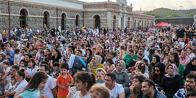 İBB'DEN ÖĞRENCİLERE KARNE TATİLİNDE ÖZEL ETKİNLİKLER