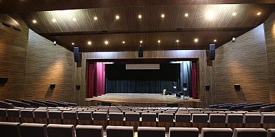 İBB KÜLTÜR'DEN BAĞIMSIZ TİYATROLARA GÜÇLÜ DESTEK