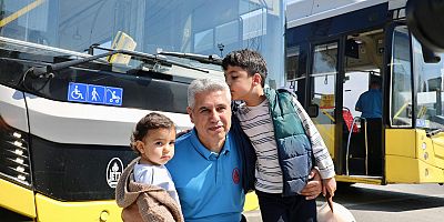 İETT İKİ ÇOCUĞU AİLESİNE KAVUŞTURDU