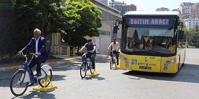 İETT sürücüleri bisikletli sürücüler için farkındalık eğitimi almaya başladı