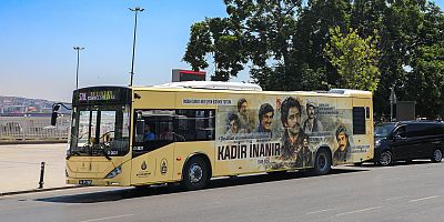 İETT, usta sanatçı Kadir İnanır’ın değerli hatırası için özel bir saygı otobüsü tasarladı. 