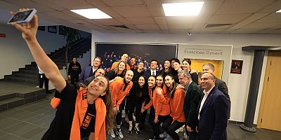 İMAMOĞLU, ‘2036 İSTANBUL OLİMPİYATI’NA   DESTEK’ TURLARINI ECZACIBAŞI İLE DEVAM ETTİRDİ