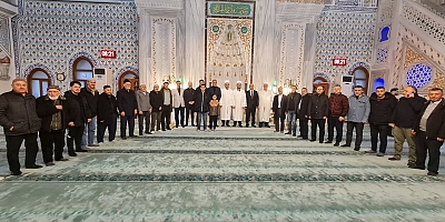 “İmdat Kamacı ve Mustafa Birinci, Sultançiftliği Merkez Camii’nde Vatandaşlarla Bayramlaştı”