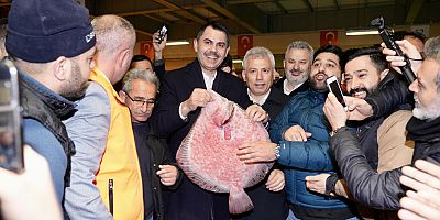 İstanbul Büyükşehir Belediye Başkan Adayı Murat Kurum, Beylikdüzü’ndeki Gürpınar Su Ürünleri Hali’nde balıkçı esnafıyla bir araya geldi.