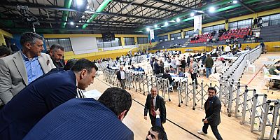 İSTANBUL'DA SON DURUM: CHP'Lİ 12 BAŞKAN MAZBATASINI ALDI, 8'İ BUGÜN, 3'Ü YARIN ALACAK, 3 İLÇEDE SÜREÇ DEVAM EDİYOR